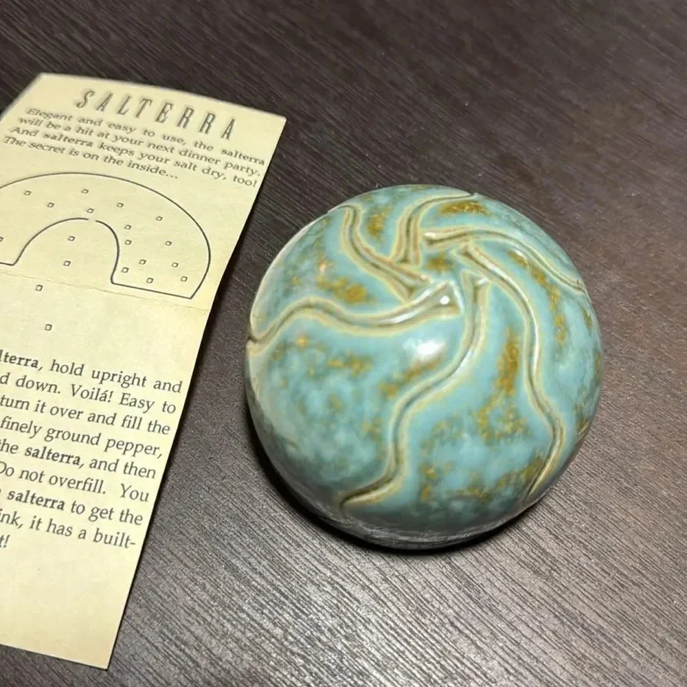 *Final Price* Salterra Limeton Pottery NIB New Salt Shaker/Paperweight